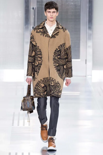 Look 2
